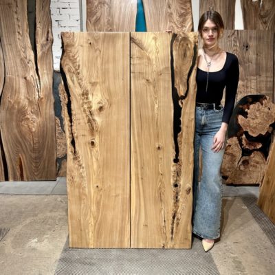 Стол из карагача с чёрной смолой