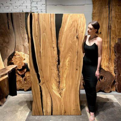 Стол из слэба с черной смолой