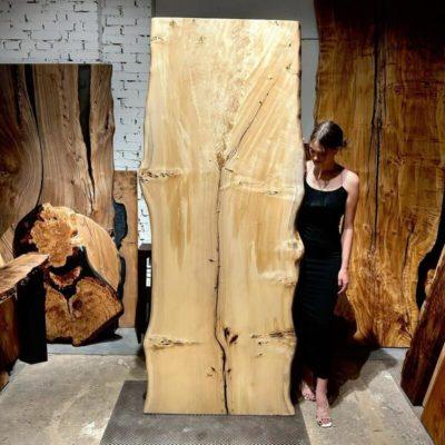 Большой стол из слэба тополя